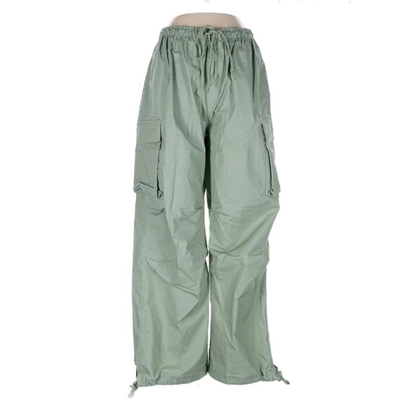 Nike Sportswear Women's Mid-Rise Oversized Cargo Trousers in Jade Horizon/Sail - Picture 1 of 8